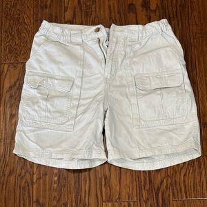 Croft & Barrow Men's Light Gray Cargo Shorts